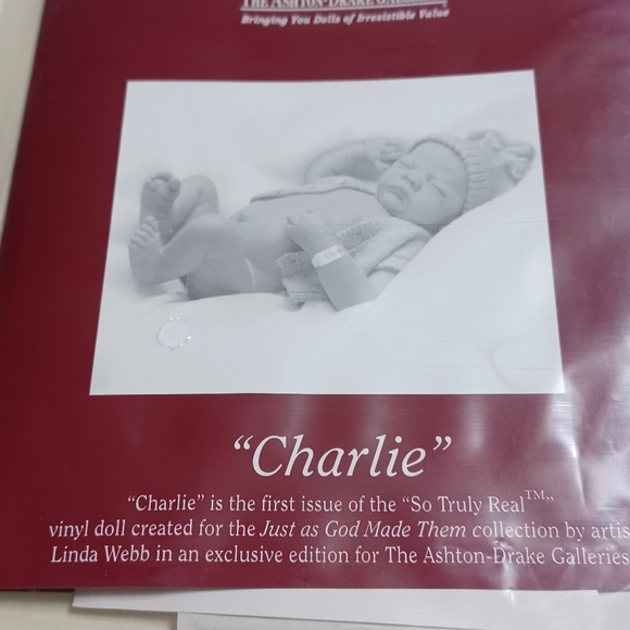 Ashton Drake Galleries Baby boy Charlie NWT smells like powder never out of box - Picture 11 of 13